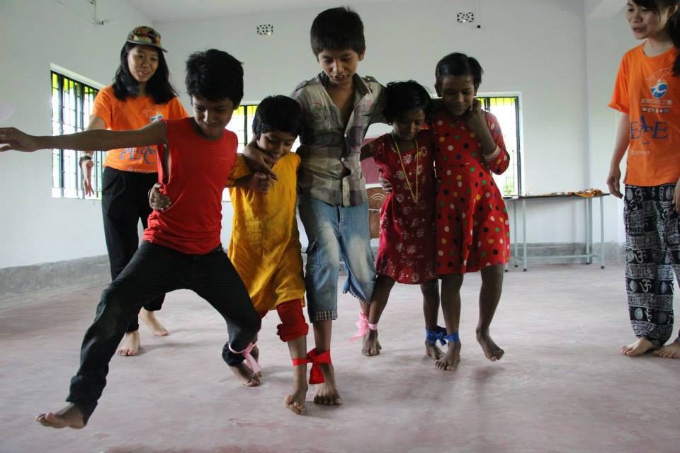 同心協力，不畏困難