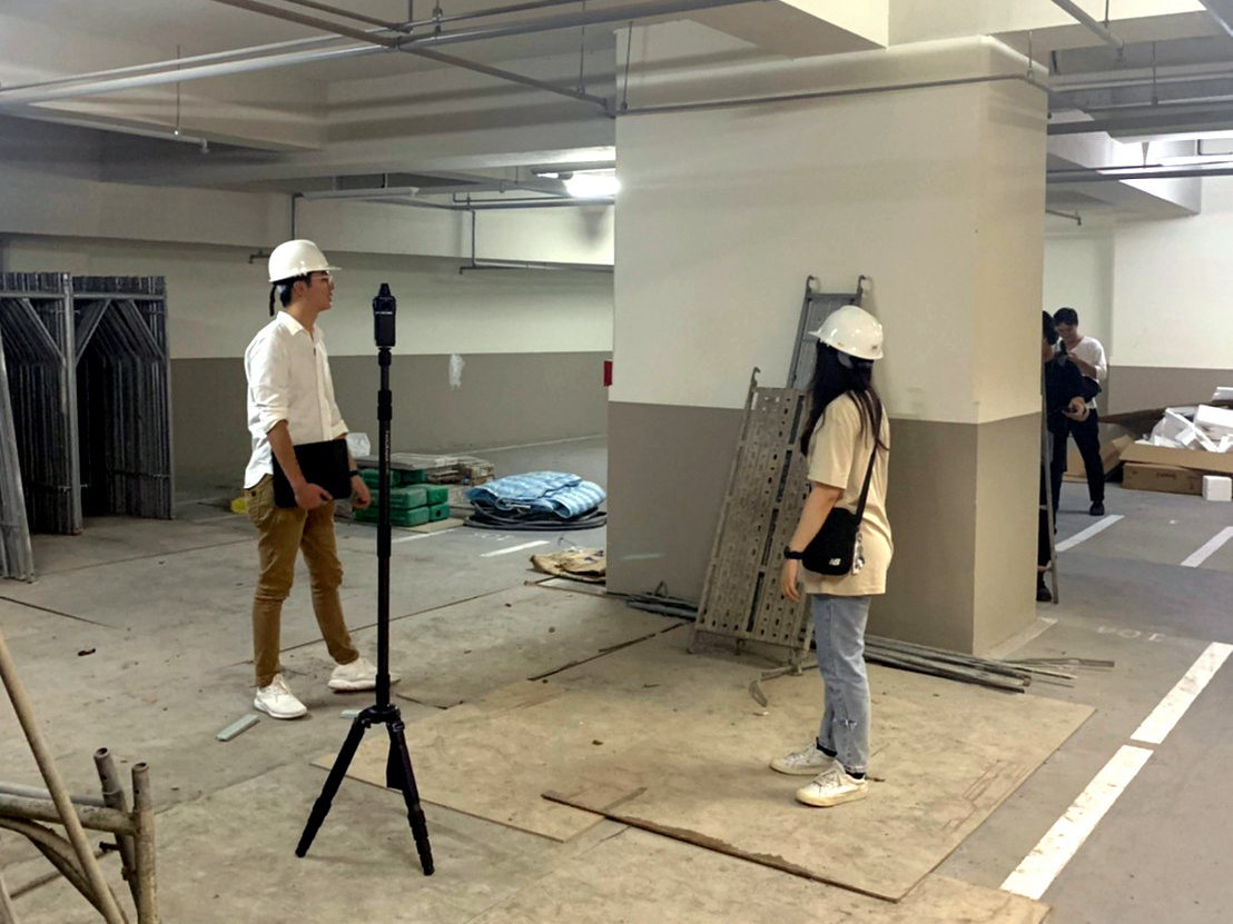 360?VR拍攝空間設計師在毛胚屋的工作現場,從丈量、放樣、製圖到施工完成,流程十分繁瑣。 360度VR拍攝空間設計師在毛胚屋的工作現場,從丈量、放樣、製圖到施工完成,流程十分繁瑣。