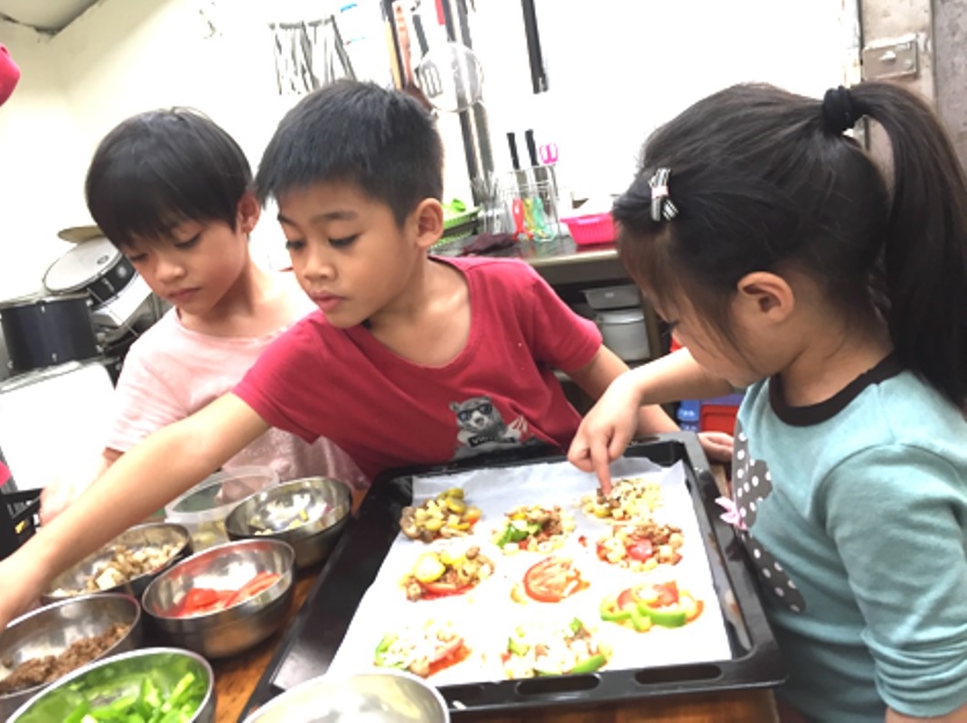 原寶三團隊運用原住民食用野菜，設計原民文化課程，讓幼兒從小認識自身原民文化
