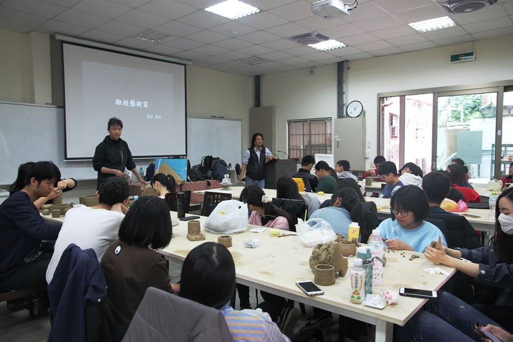 元培醫事科技大學邀請日本藝術家重松康夫進行京燒與清水燒介紹與實作教學