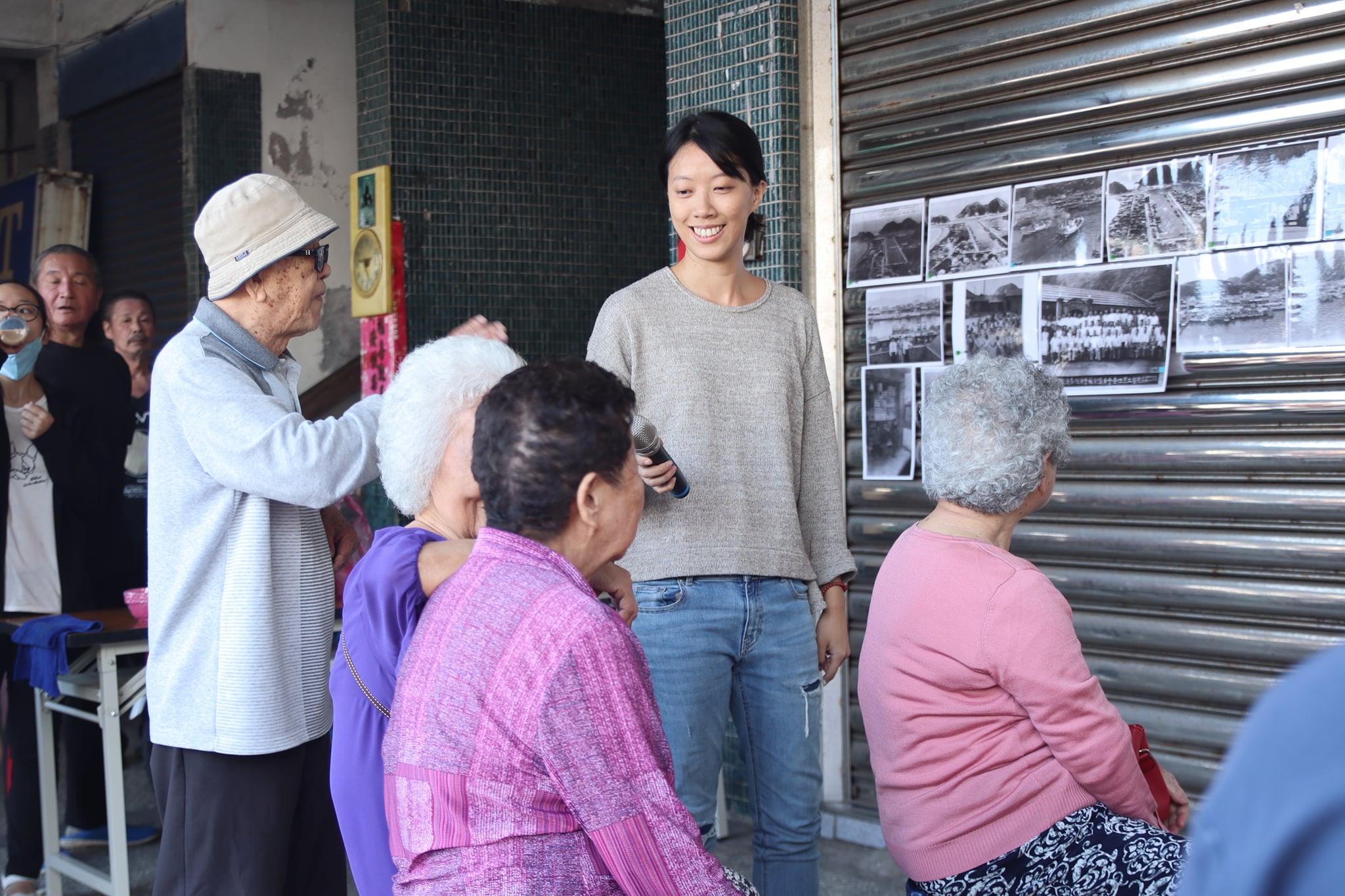 「在南方澳的海味生活」團隊舉辦港區商場說故事繪，希望吸引居民對在地事務的關注