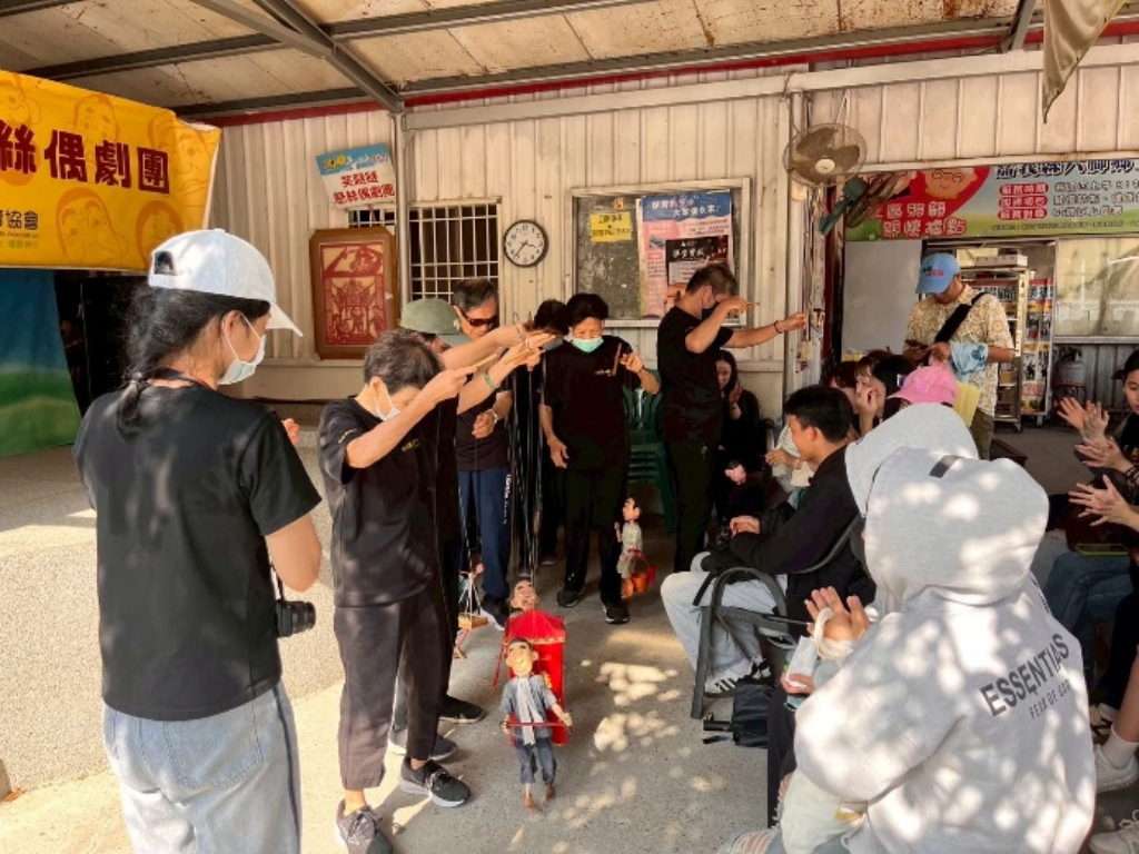 不只翻譯語言，更轉譯文化　 嘉義六腳青年壯遊點用懸絲偶搭起文化對話