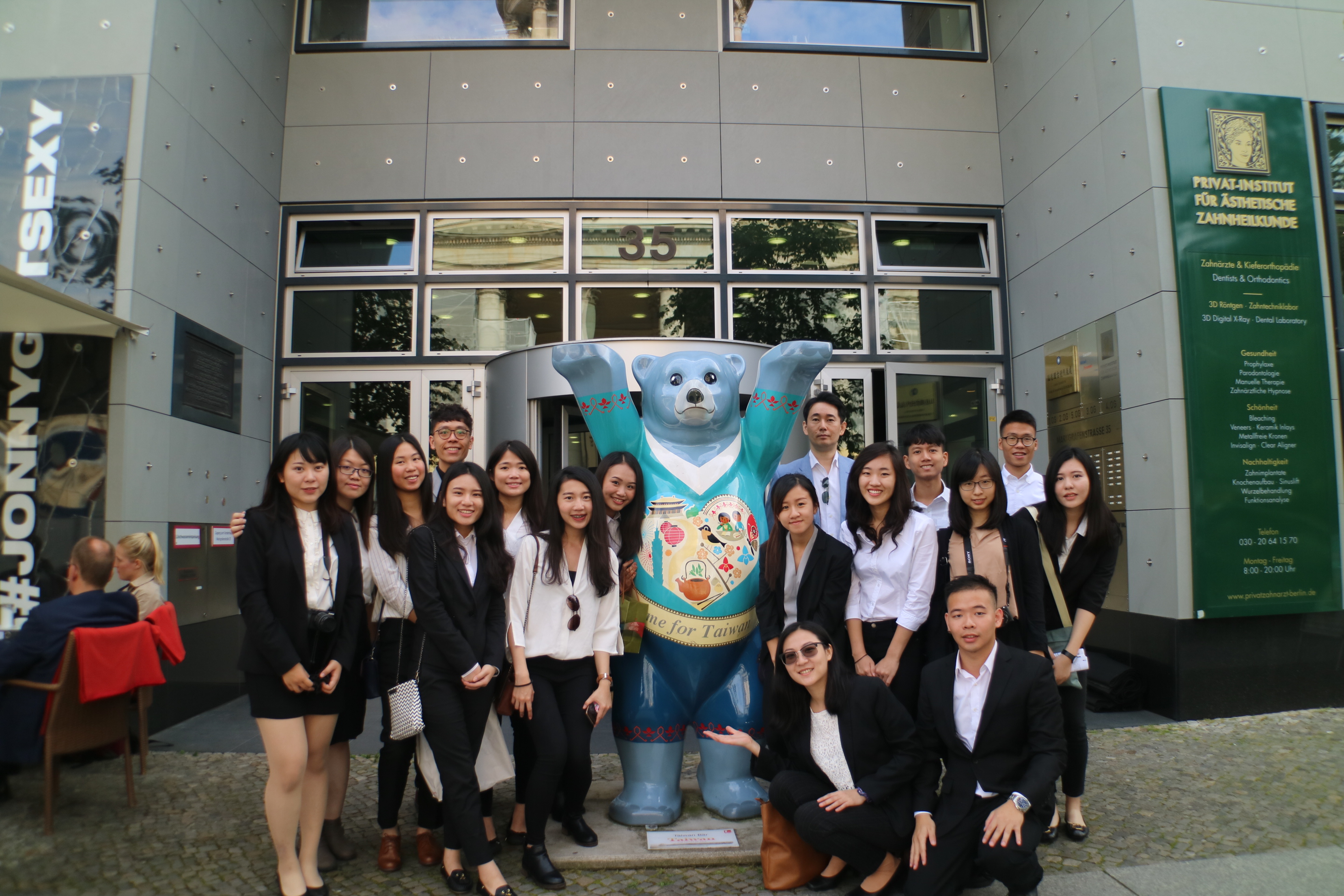 拜會台北駐德國代表處合照