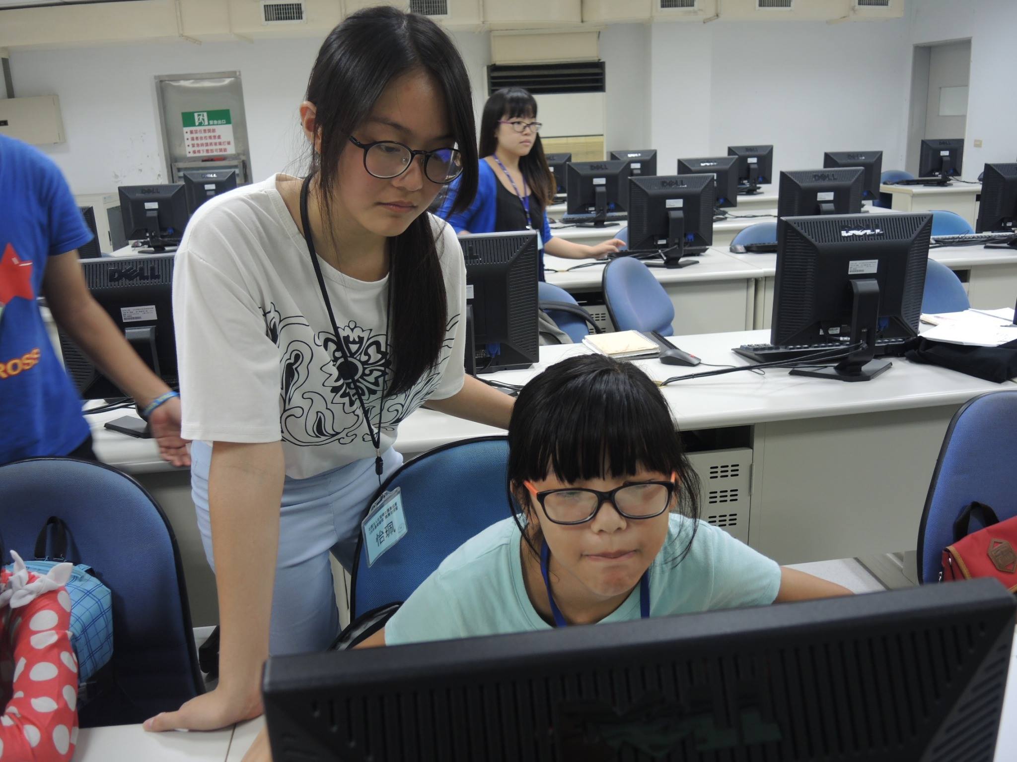 看成員的程式設計操作