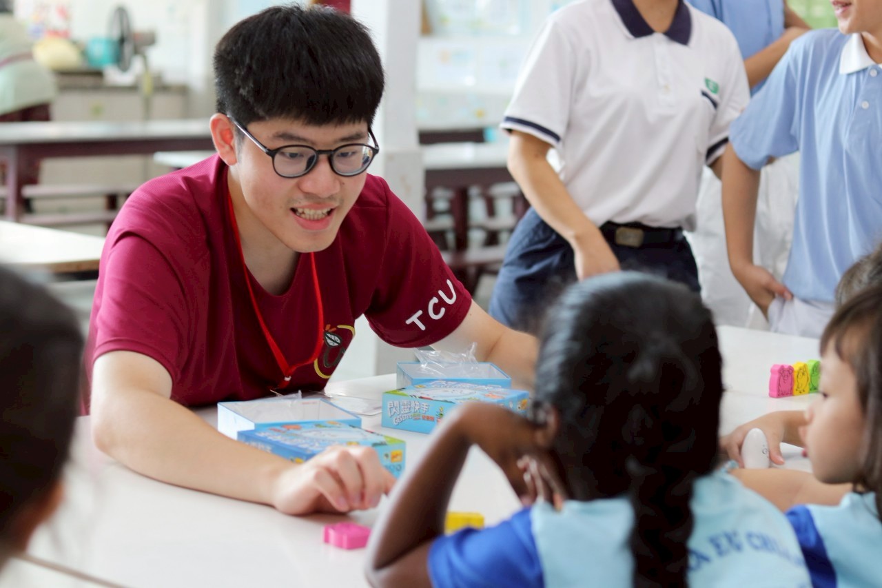 114/08/27 共學共成長，慈濟大學馬來西亞希望共學志工隊。