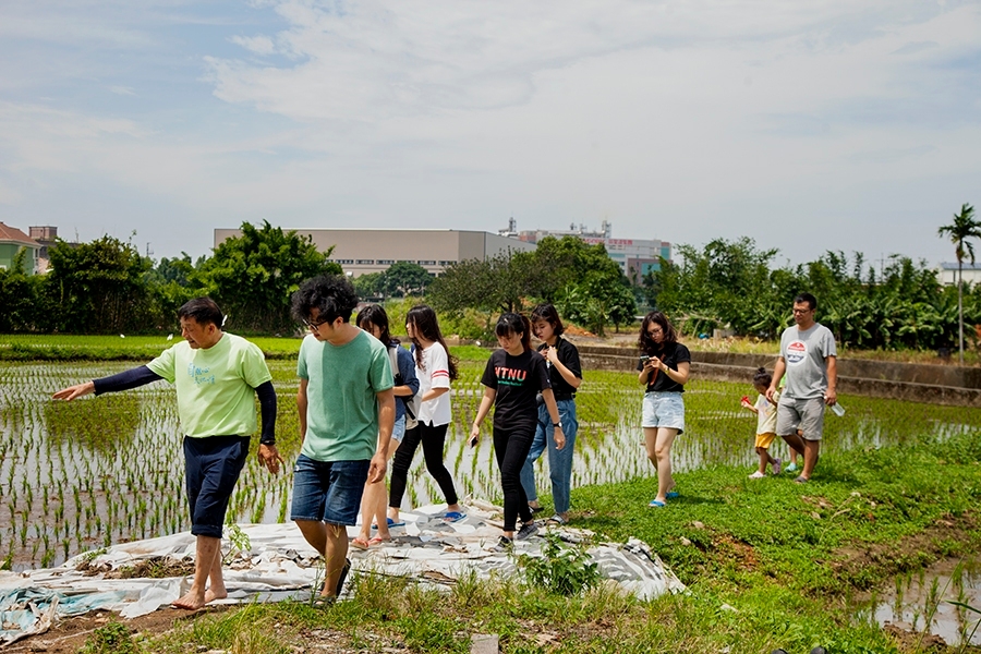 111/06/15老榕樹與神農廟，還有一群擁抱夢想的青年。