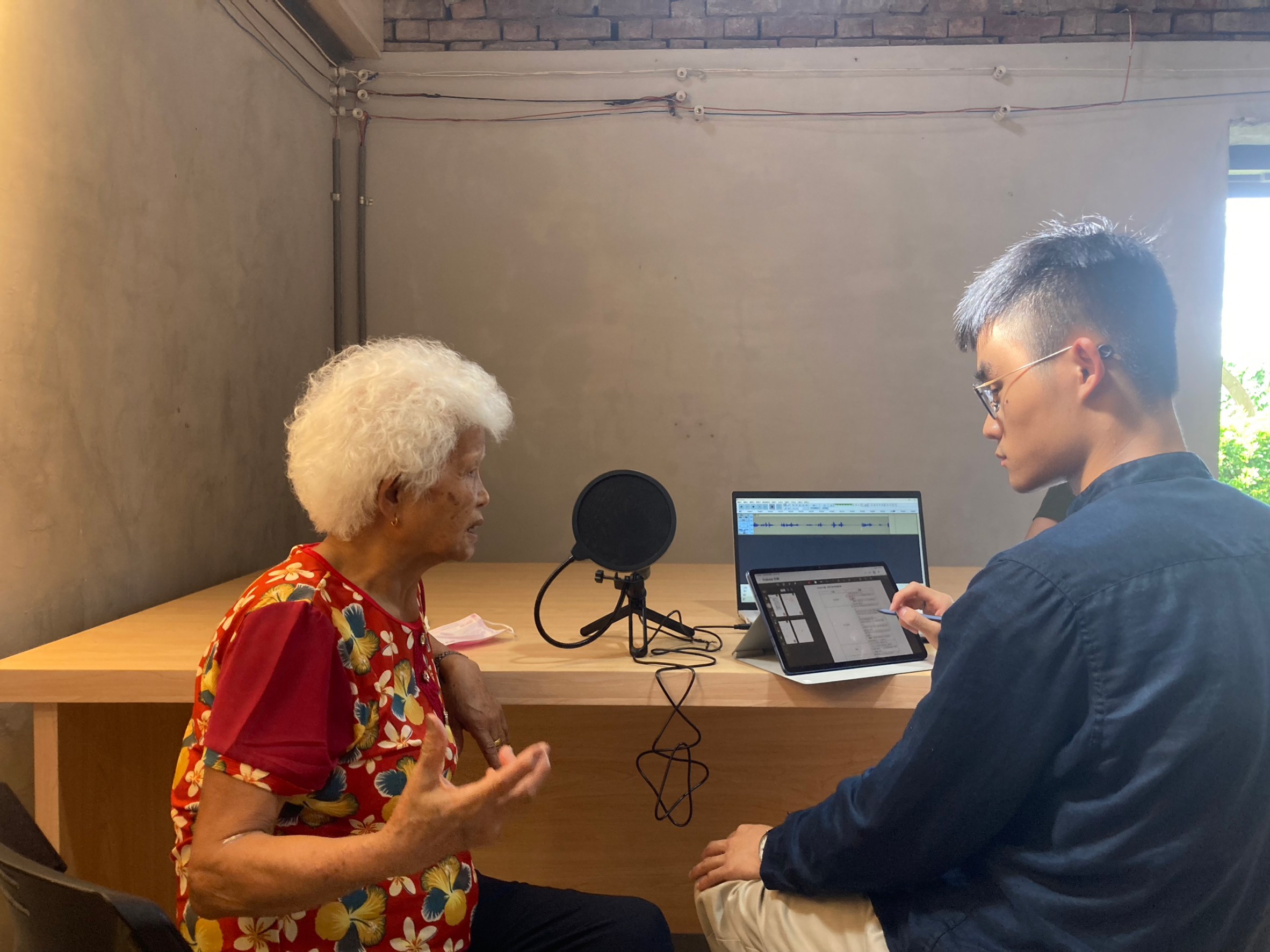 柯定維錄製【我們也曾年輕過】系列podcast,聆聽長者投入社區的時光