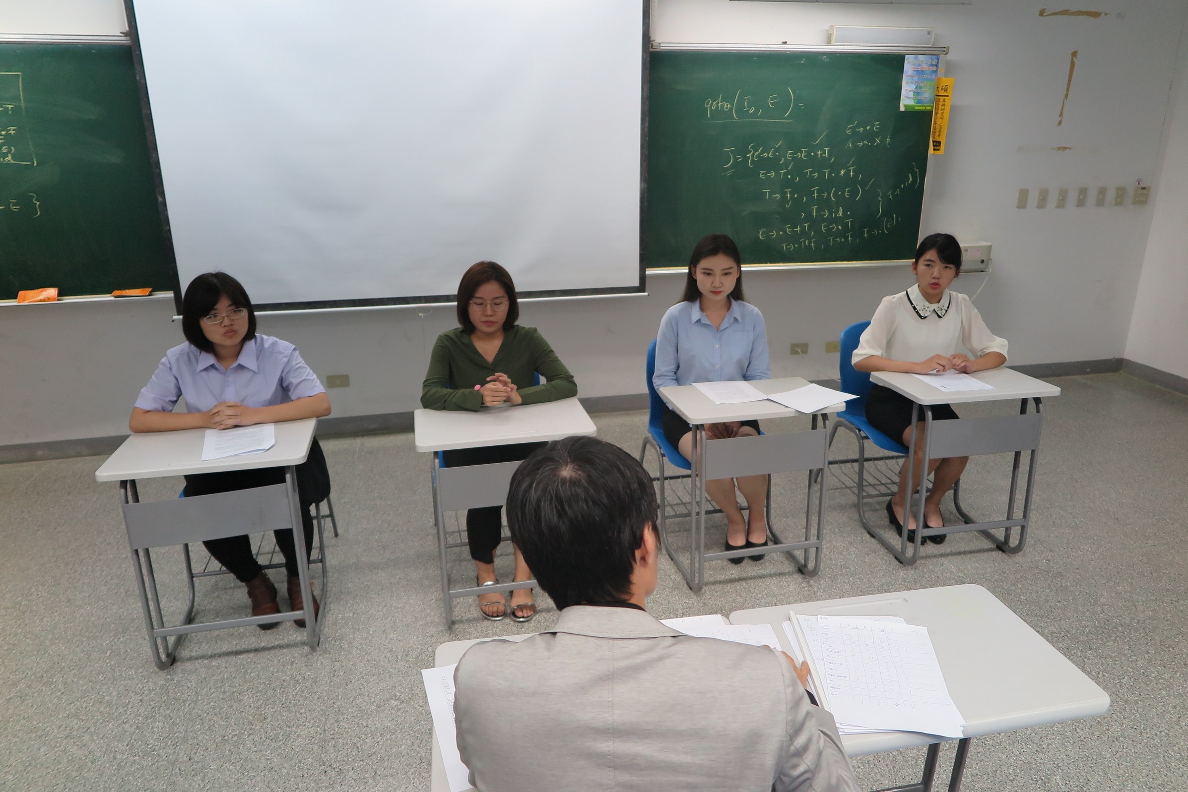 「職場零距離」進行團體面試