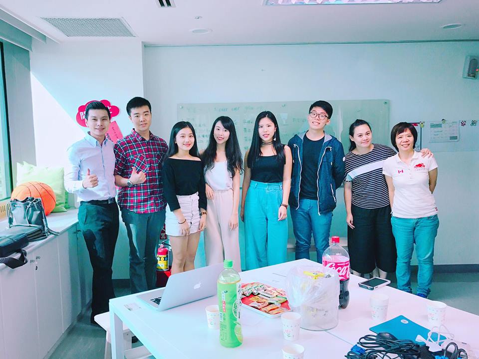 袁齊笙與工作坊的人合照