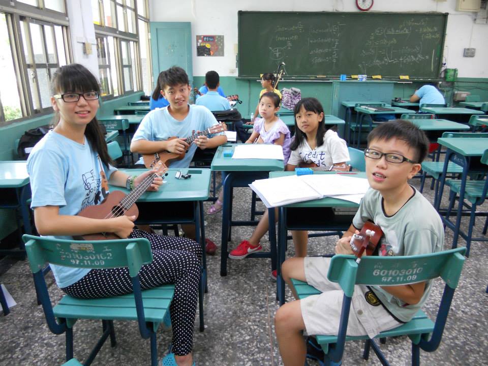 烏克麗麗志工隊學員合影