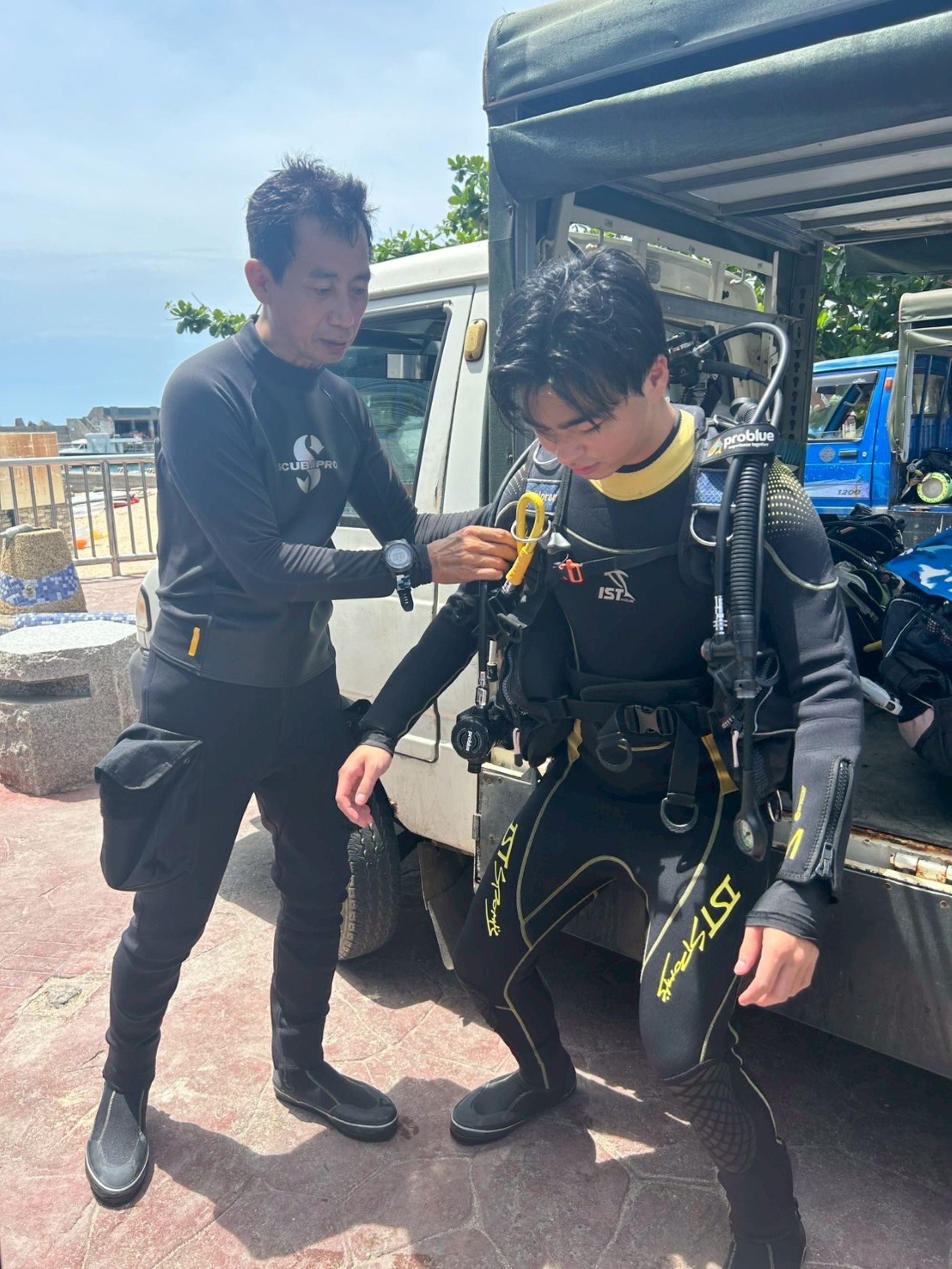 潛水證照輔導—練習穿戴裝備