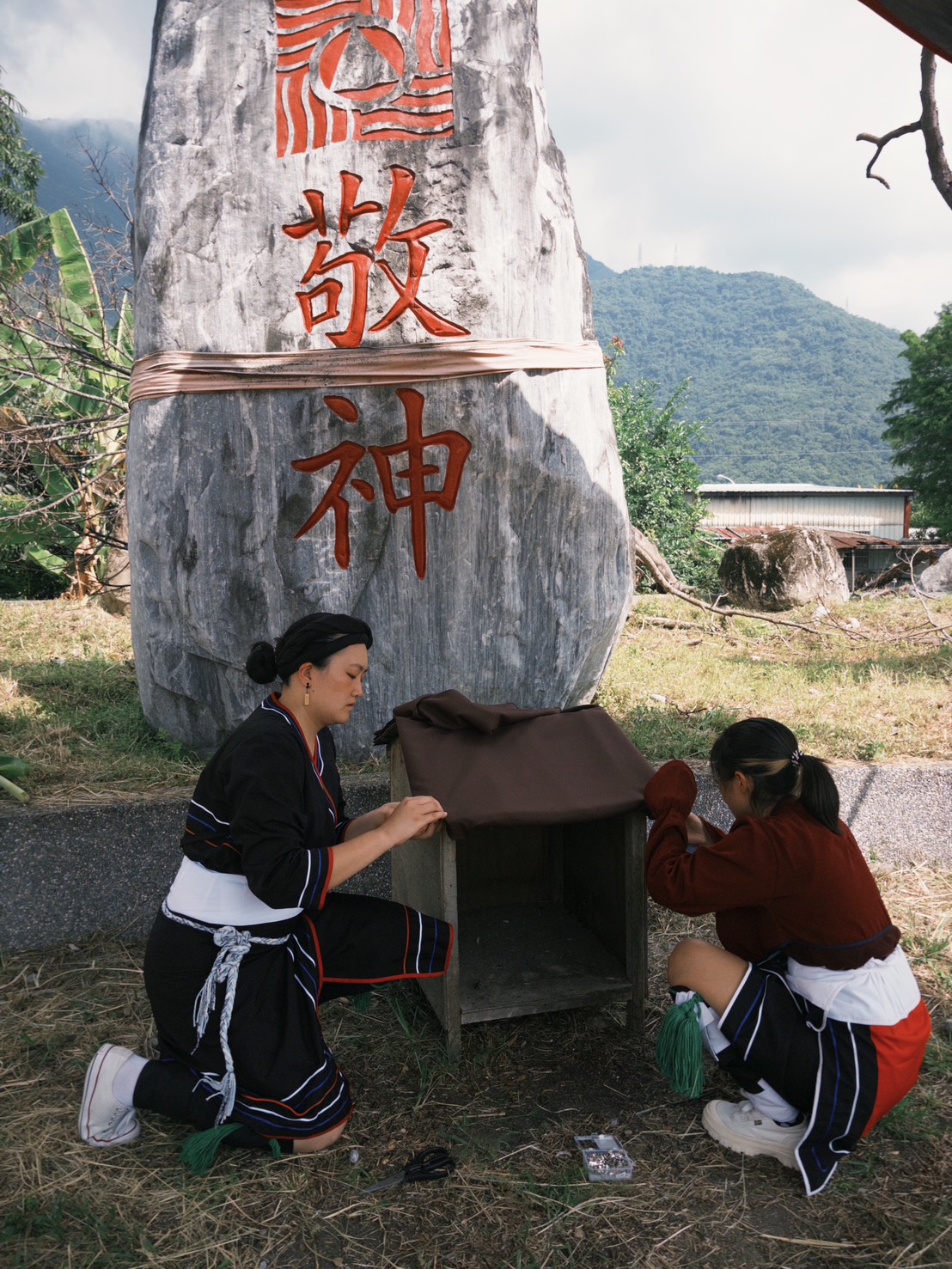 「Pakan的呼喚」青年團隊在撒固兒部落爬梳歷史、訪談耆老，將儀式帶回青年的生活中接續傳承。
