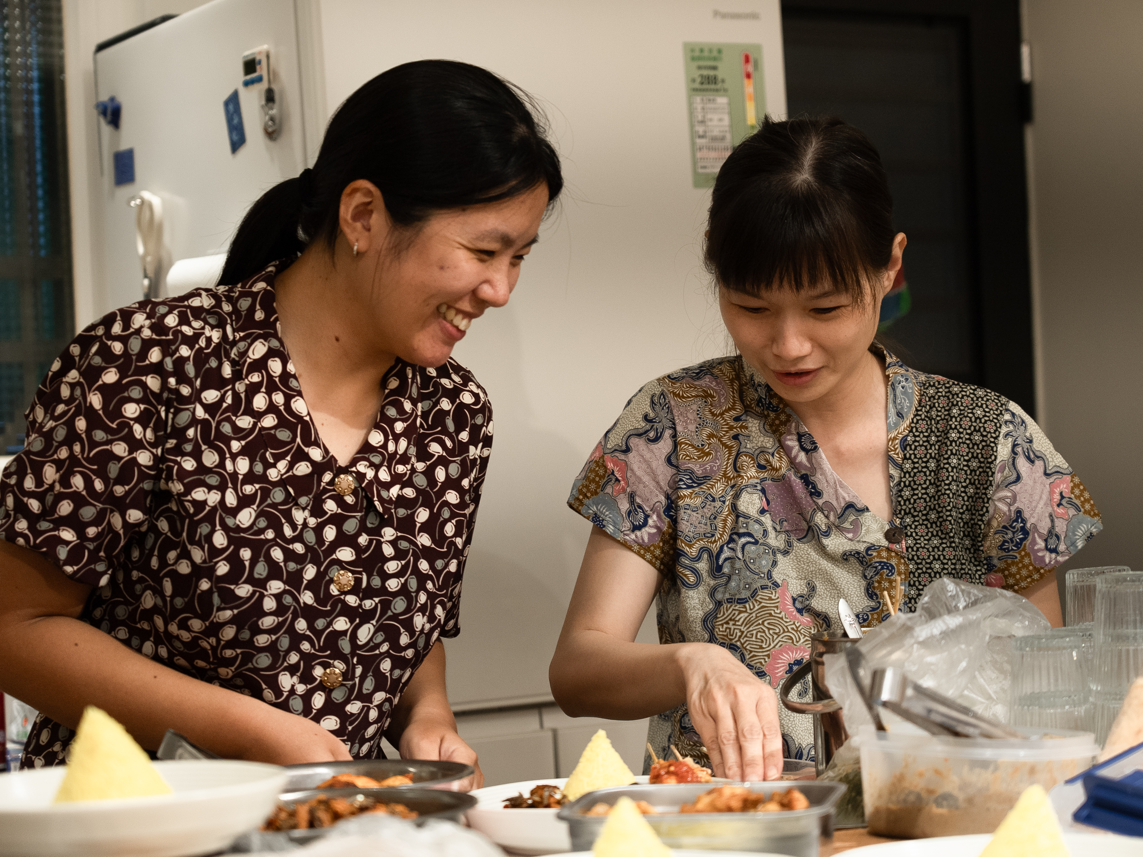 Di Rumah琉媽抵家團隊舉辦分享餐桌，邀請新住民用家鄉菜分享自己的故事。