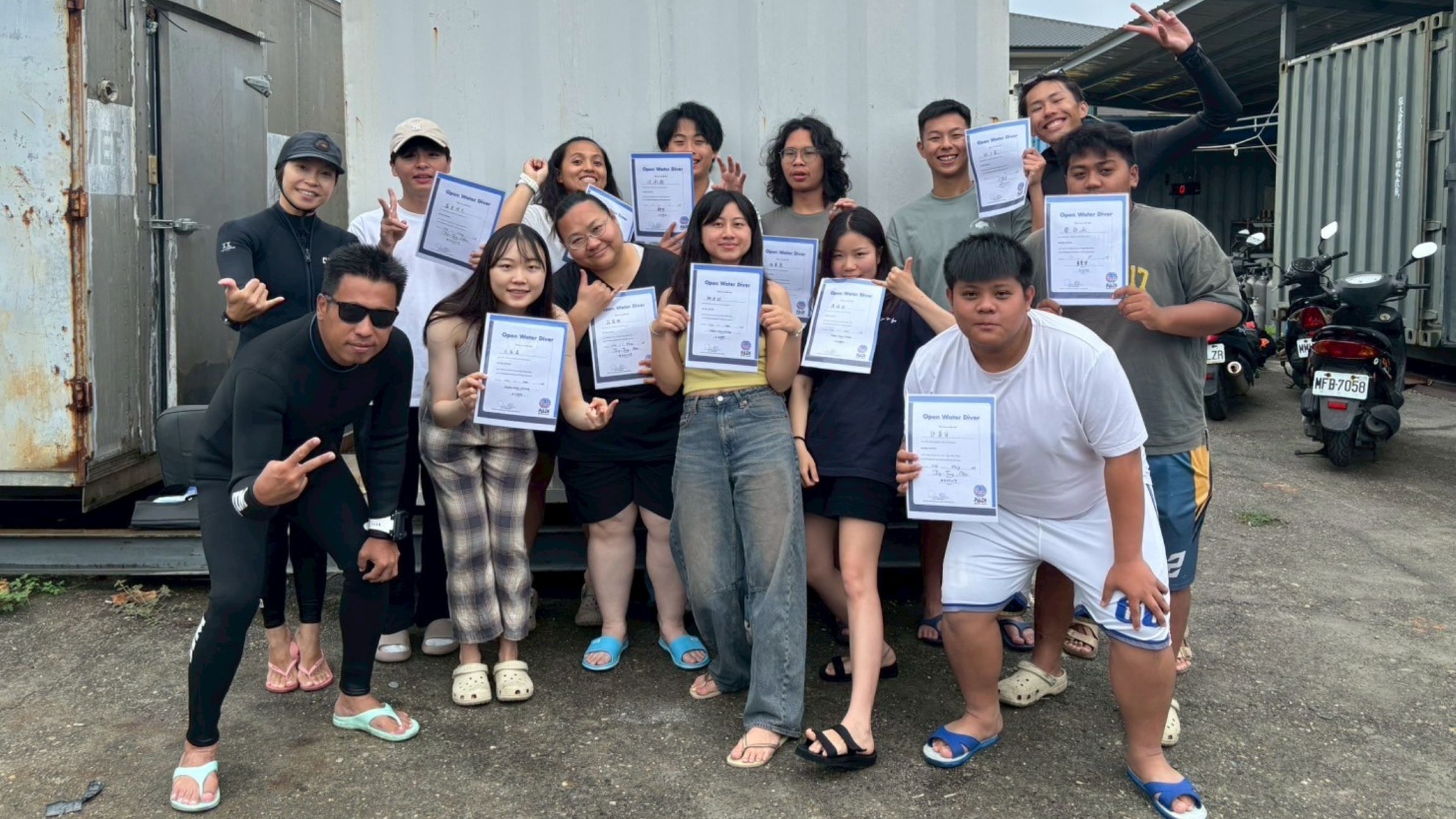 全員順利考取「PADI水肺潛水證照」