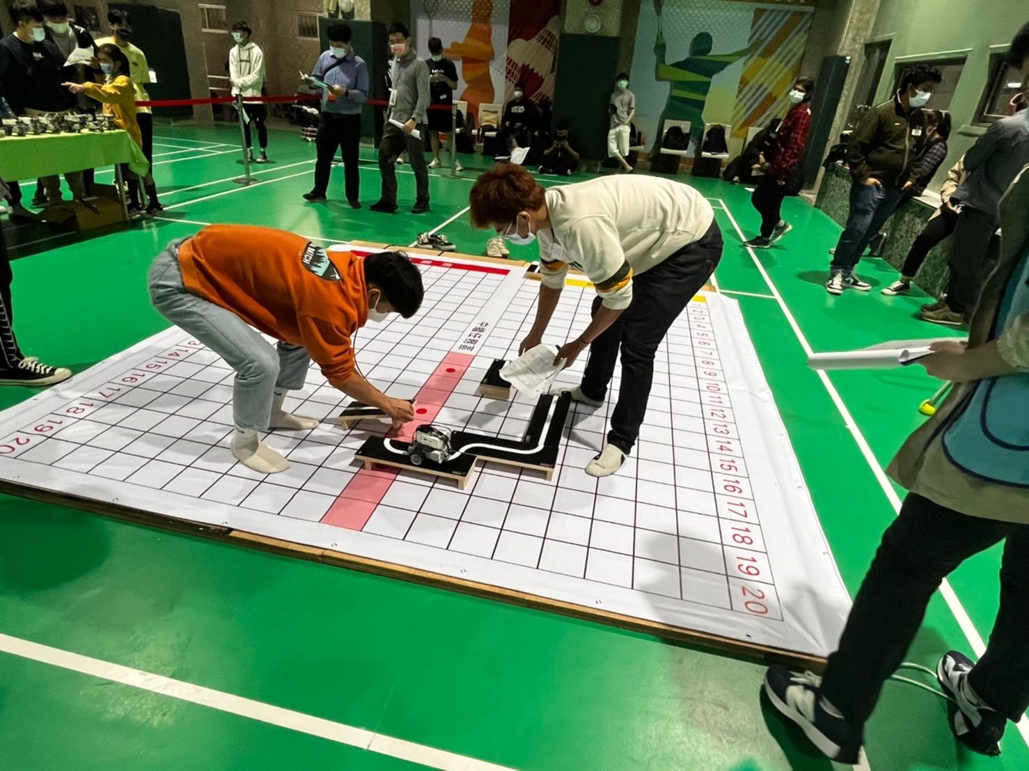 111/04/13跟著森魯安，從積木帶出創造力！