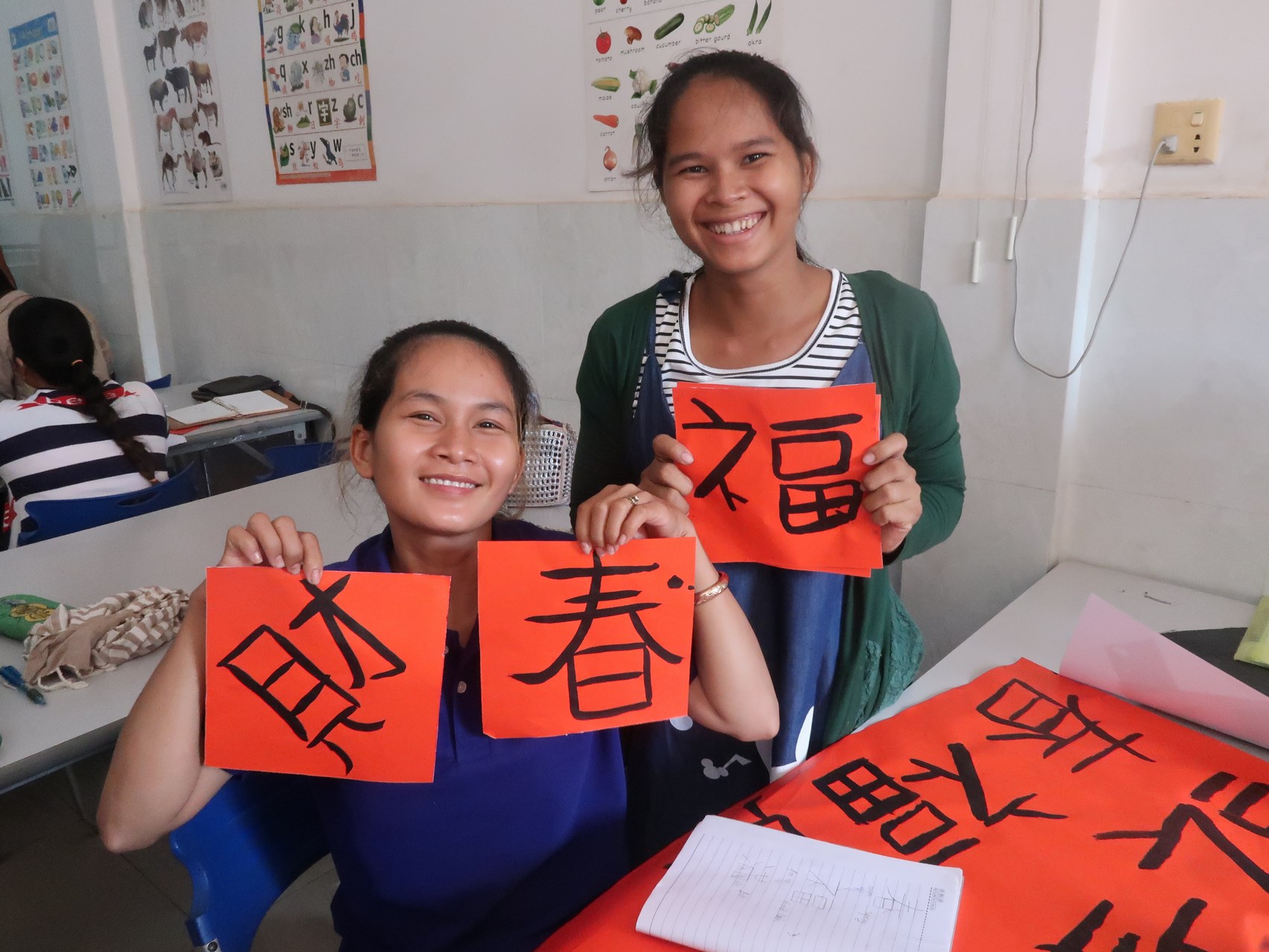 團隊將中華文化分享給當地老師，並傳遞我們對他們的祝福與鼓勵