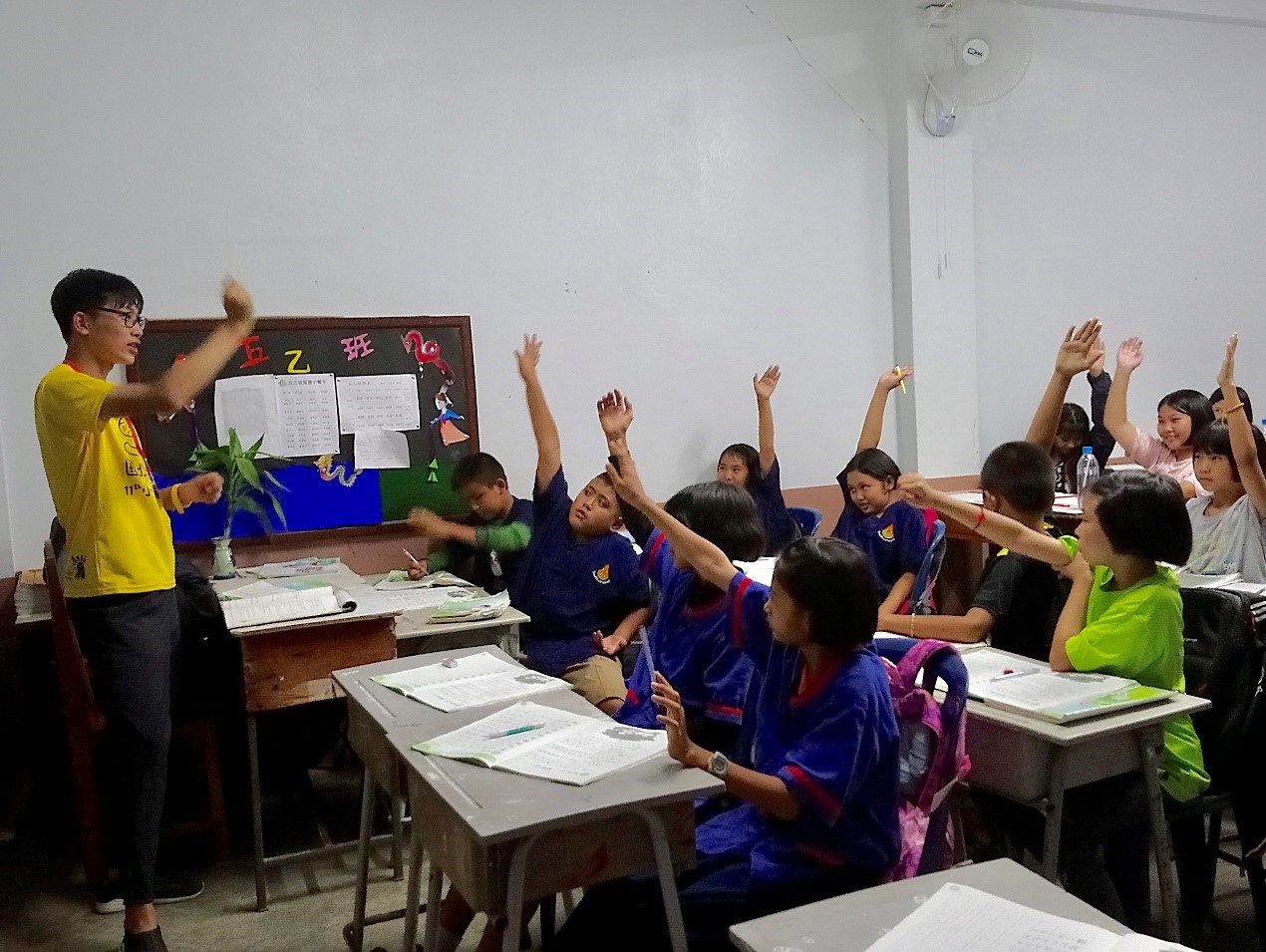 照片三：國北小泰陽服務隊以生動活潑的教學方式，讓泰國學生積極、.jpg