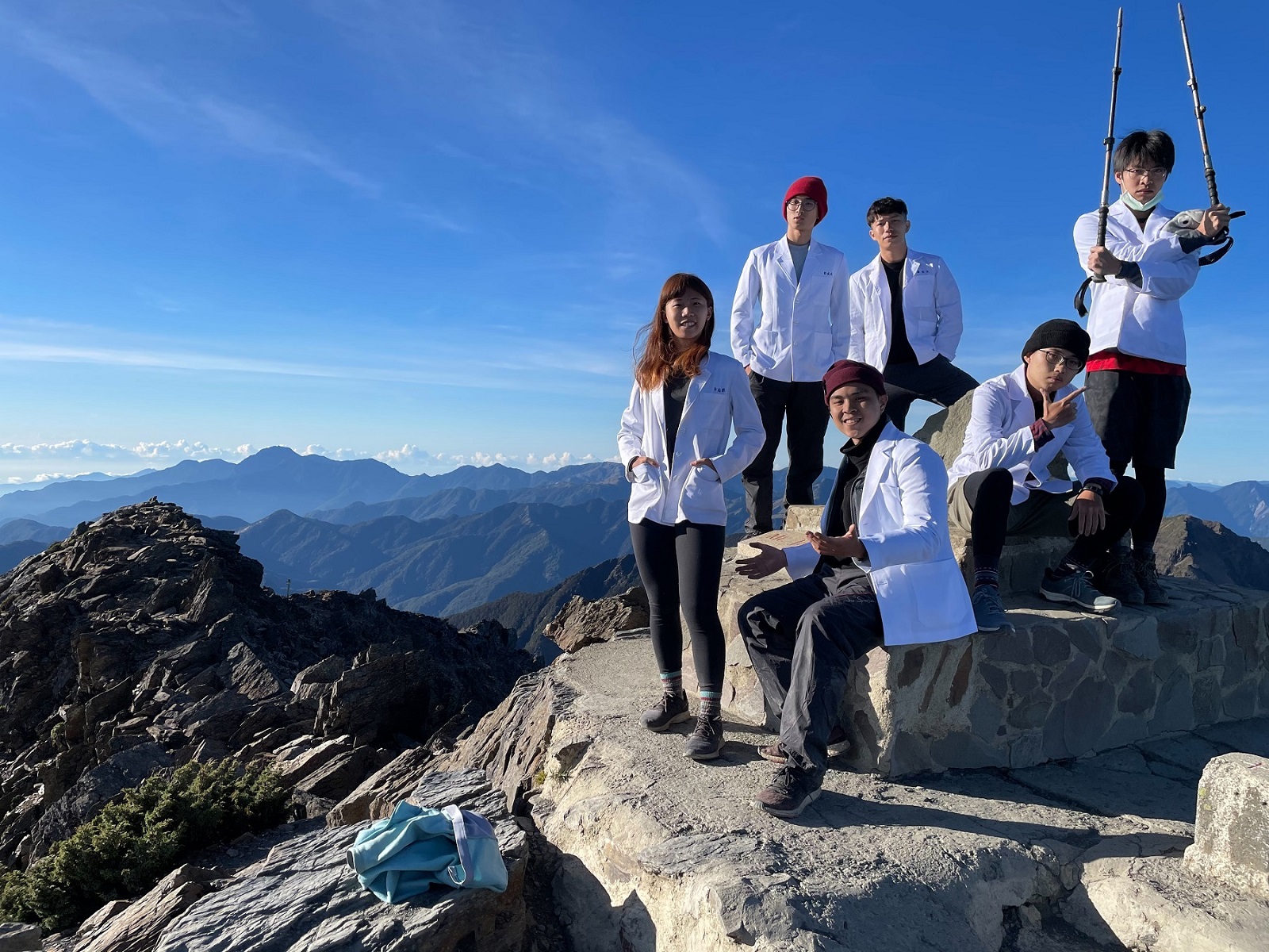臺北醫學大學「山上有神」團隊-致力於研發新型求救急救包,帶領民眾走進山林並提升自身安全