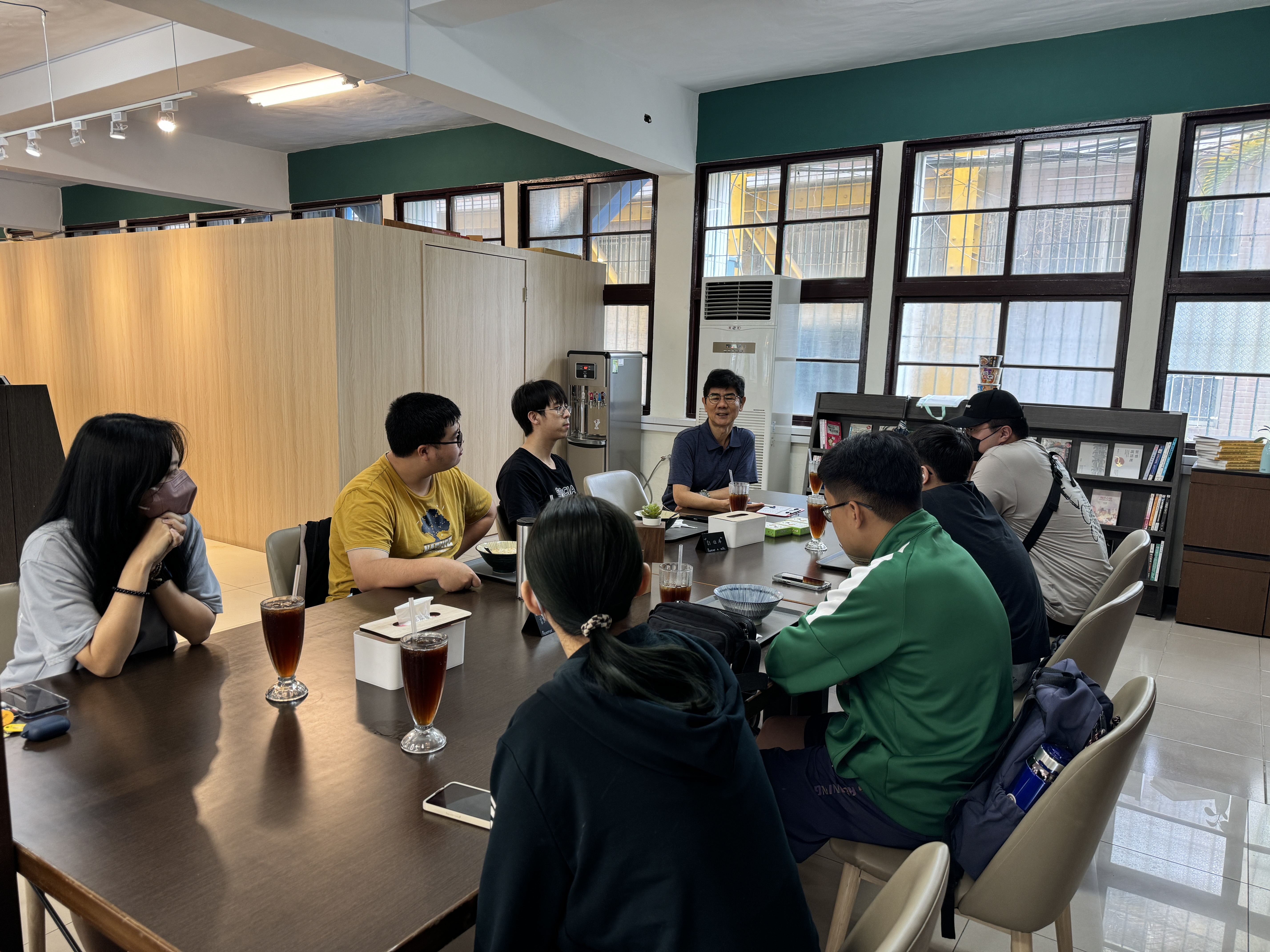 引導學生如設計師般思考、重新定義其人生與職業之信念,找到路徑並珍惜、努力。