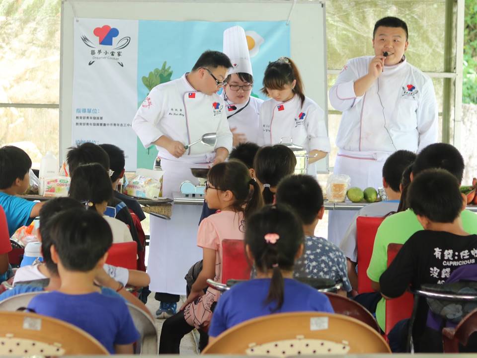 小當家團隊，向小朋友傳達食農教育