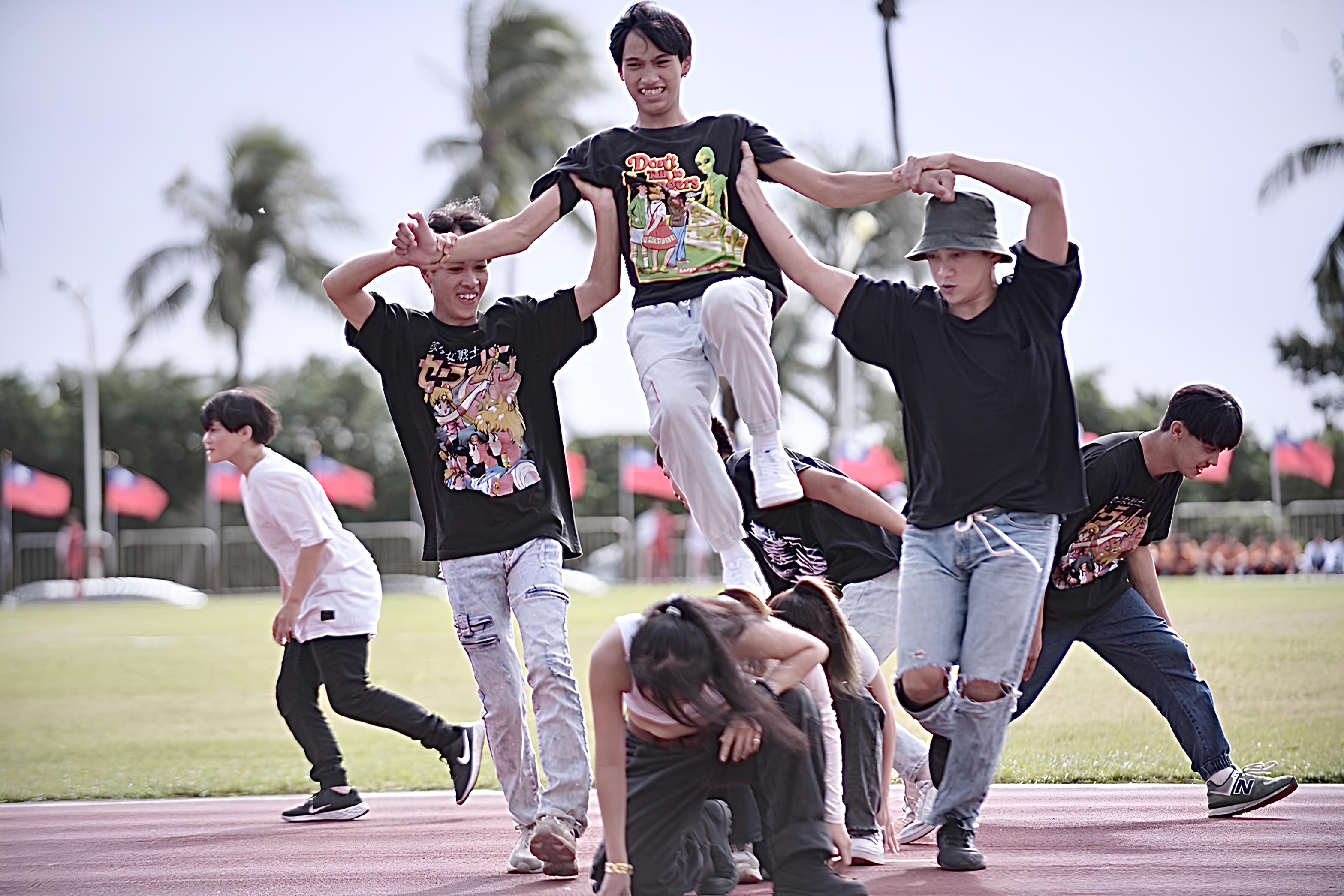 The “帆家班REACTION CREW” team participated in the 2023 Hualien County United Games and performed.