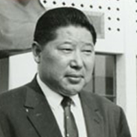 第一任 閻振興